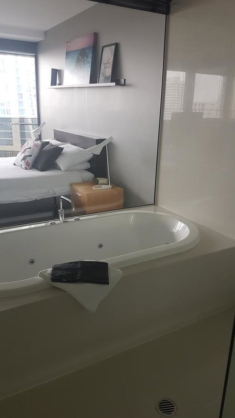 Circle Luxury Holidays - Tweed Heads Accommodation 17