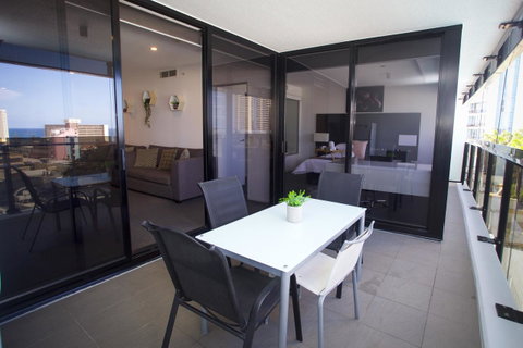 Circle Luxury Holidays - Tweed Heads Accommodation 3