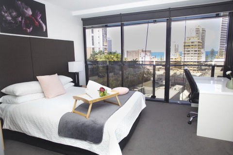 Circle Luxury Holidays - Tweed Heads Accommodation 9