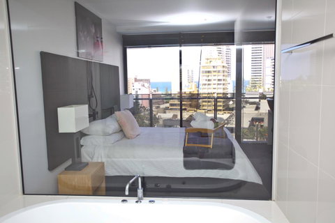 Circle Luxury Holidays - Tweed Heads Accommodation 5