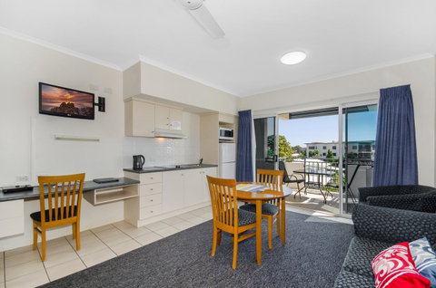 Madison Ocean Breeze Apartments - Tweed Heads Accommodation 12