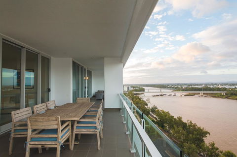 Empire Apartment Hotel Rockhampton - Tweed Heads Accommodation 1