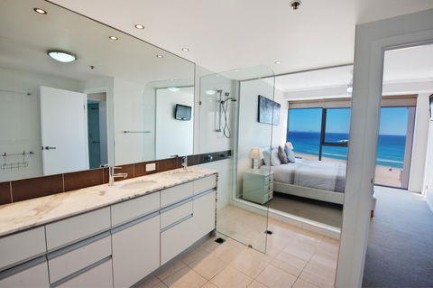 Reflections Tower Two - Tweed Heads Accommodation 23