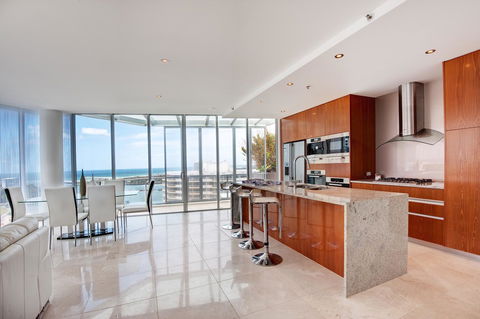 Reflections Tower Two - Tweed Heads Accommodation 27