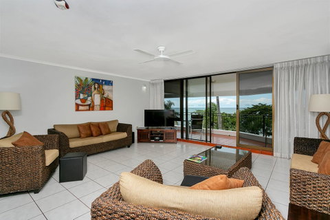 Roydon Beachfront Apartments - Tweed Heads Accommodation 4