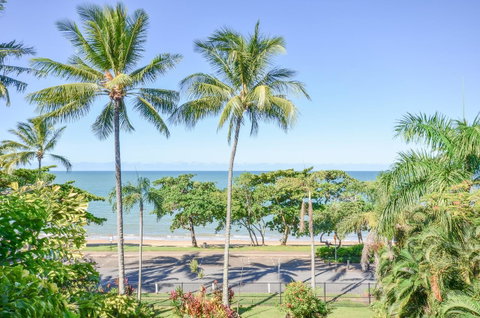 Roydon Beachfront Apartments - Tweed Heads Accommodation 9