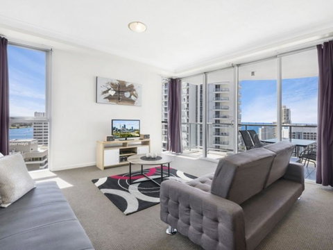 Beach Stay - Ocean & Riverview Resort Chevron Renaissance Central Surfers Paradise - Tweed Heads Accommodation 3