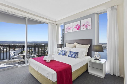 Beach Stay - Ocean & Riverview Resort Chevron Renaissance Central Surfers Paradise - Tweed Heads Accommodation 8