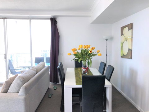 Beach Stay - Ocean & Riverview Resort Chevron Renaissance Central Surfers Paradise - Tweed Heads Accommodation 4