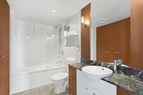 Beach Stay - Ocean & Riverview Resort Chevron Renaissance Central Surfers Paradise - Tweed Heads Accommodation 6