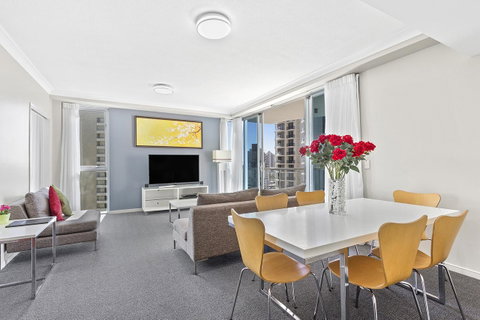 Beach Stay - Ocean & Riverview Resort Chevron Renaissance Central Surfers Paradise - Tweed Heads Accommodation 10