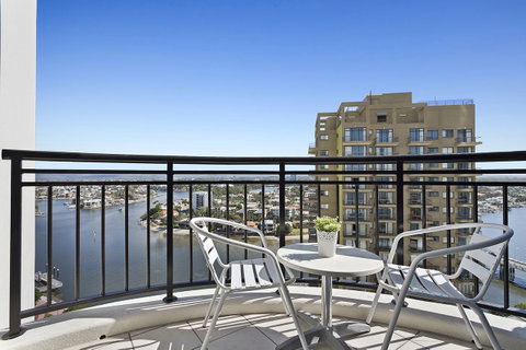 Beach Stay - Ocean & Riverview Resort Chevron Renaissance Central Surfers Paradise - Tweed Heads Accommodation 13