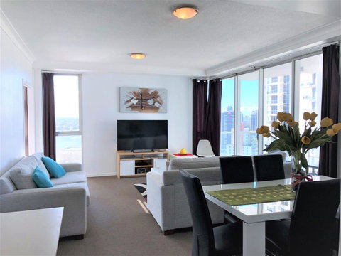 Beach Stay - Ocean & Riverview Resort Chevron Renaissance Central Surfers Paradise - Tweed Heads Accommodation 17