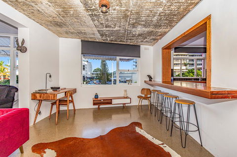 The Pink Hotel Coolangatta - Tweed Heads Accommodation 5