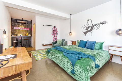 The Pink Hotel Coolangatta - Tweed Heads Accommodation 27