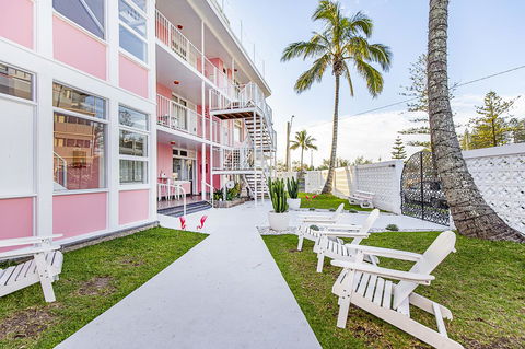 The Pink Hotel Coolangatta - Tweed Heads Accommodation 0