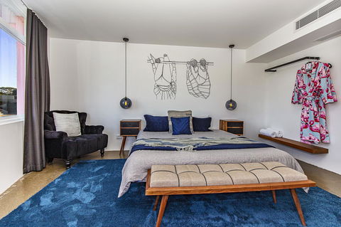 The Pink Hotel Coolangatta - Tweed Heads Accommodation 10