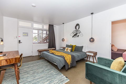 The Pink Hotel Coolangatta - Tweed Heads Accommodation 12
