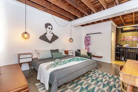 The Pink Hotel Coolangatta - Tweed Heads Accommodation 24