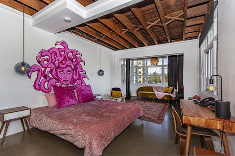 The Pink Hotel Coolangatta - Tweed Heads Accommodation 33