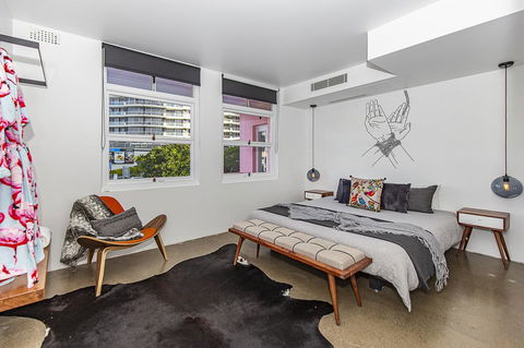 The Pink Hotel Coolangatta - Tweed Heads Accommodation 11