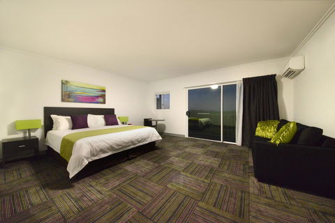 Mackay Oceanside Central Hotel Official - Tweed Heads Accommodation 24