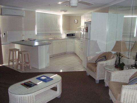 Grosvenor Beachfront Apartments Surfers Paradise - Tweed Heads Accommodation 14