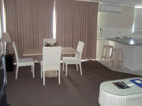 Grosvenor Beachfront Apartments Surfers Paradise - Tweed Heads Accommodation 26