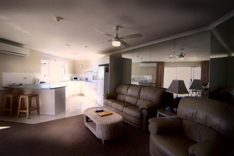 Grosvenor Beachfront Apartments Surfers Paradise - Tweed Heads Accommodation 9