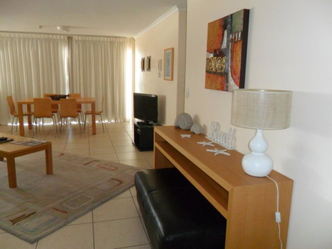 Grosvenor Beachfront Apartments Surfers Paradise - Tweed Heads Accommodation 10