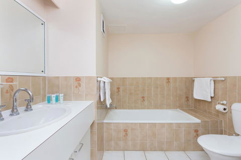 Capricornia Apartments - Tweed Heads Accommodation 10