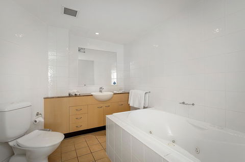 Kirra Beach Apartments - Tweed Heads Accommodation 30
