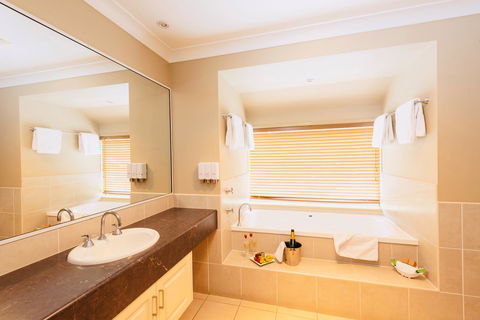 Ambassador On Ruthven - Tweed Heads Accommodation 8