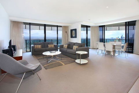 Luxury 3 Bedroom In Heart Of Broadbeach - Tweed Heads Accommodation 3