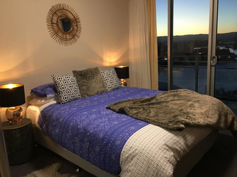PeepSleep Chevron Towers - Tweed Heads Accommodation 24