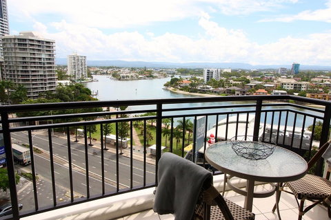 PeepSleep Chevron Towers - Tweed Heads Accommodation 38