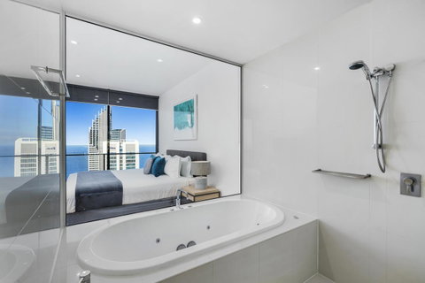 Circle On Cavill - Gclr - Tweed Heads Accommodation 16