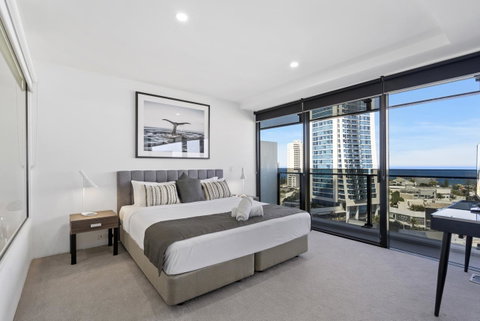 Circle On Cavill - Gclr - Tweed Heads Accommodation 9