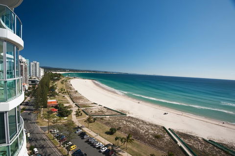 Reflection On The Sea - Tweed Heads Accommodation 19