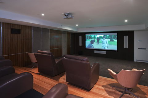 Reflection On The Sea - Tweed Heads Accommodation 18