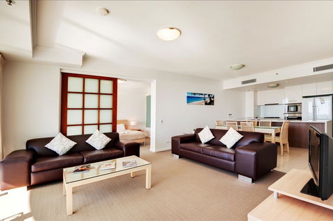 Reflection On The Sea - Tweed Heads Accommodation 26