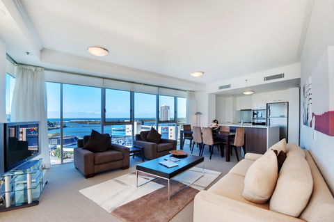 Reflection On The Sea - Tweed Heads Accommodation 3