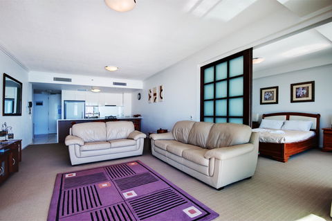 Reflection On The Sea - Tweed Heads Accommodation 10