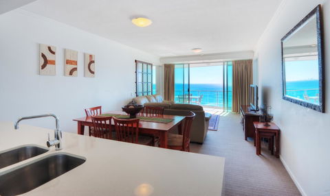 Reflection On The Sea - Tweed Heads Accommodation 33