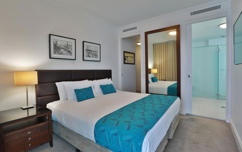 Reflection On The Sea - Tweed Heads Accommodation 12