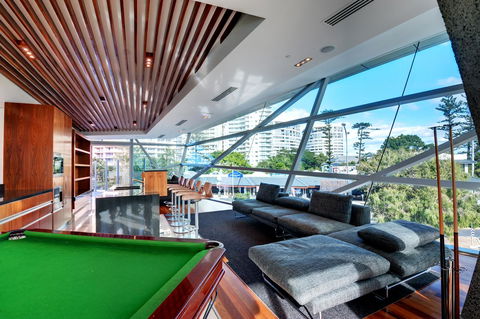 Reflection On The Sea - Tweed Heads Accommodation 21