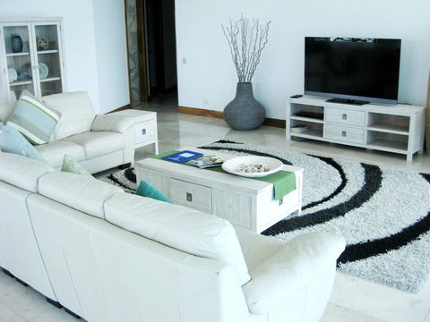 Reflection On The Sea - Tweed Heads Accommodation 42