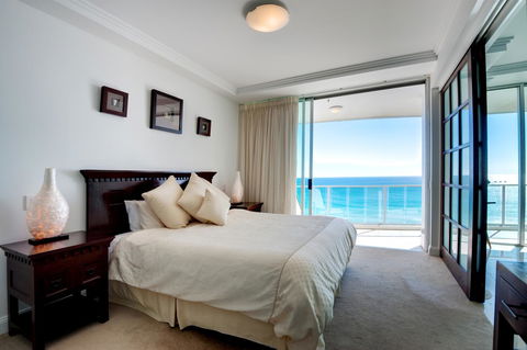 Reflection On The Sea - Tweed Heads Accommodation 38