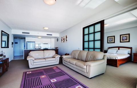 Reflection On The Sea - Tweed Heads Accommodation 37