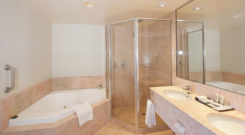 Crowne Plaza Surfers Paradise, An IHG Hotel - Tweed Heads Accommodation 17